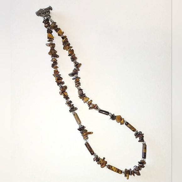 TIGER'S EYE CHIPS NECKLACE with SILVERTONE TOGGLE CLASP - Picture 2 of 6